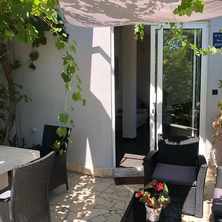 House Filomena Apartment Banjol Exterior photo